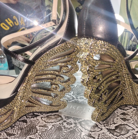 Baker Wedges With Rhinestone - Picture 6 of 8